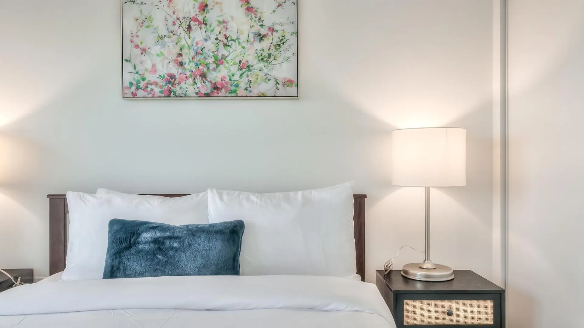 Apartment Rivetstays - The Jarvis Toronto
