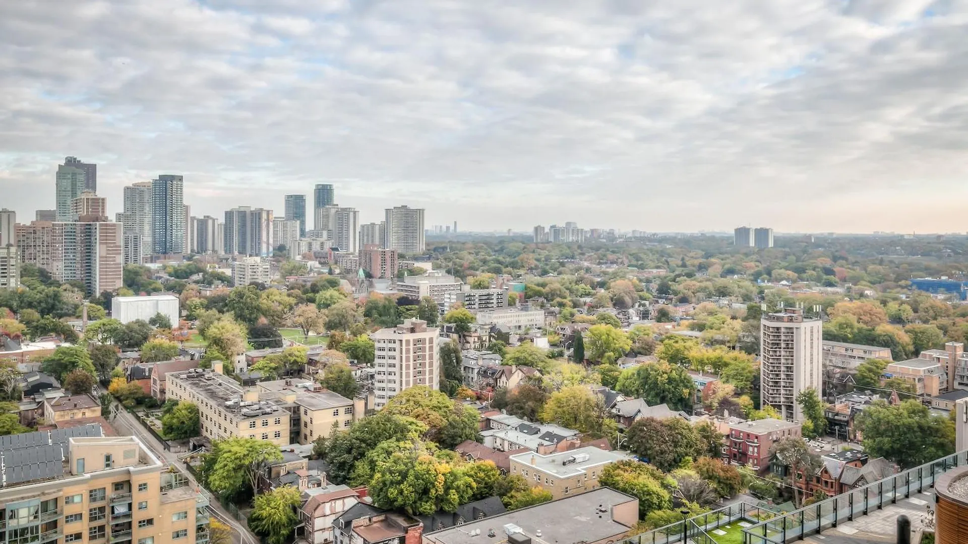 Rivetstays - The Jarvis Toronto Apartment