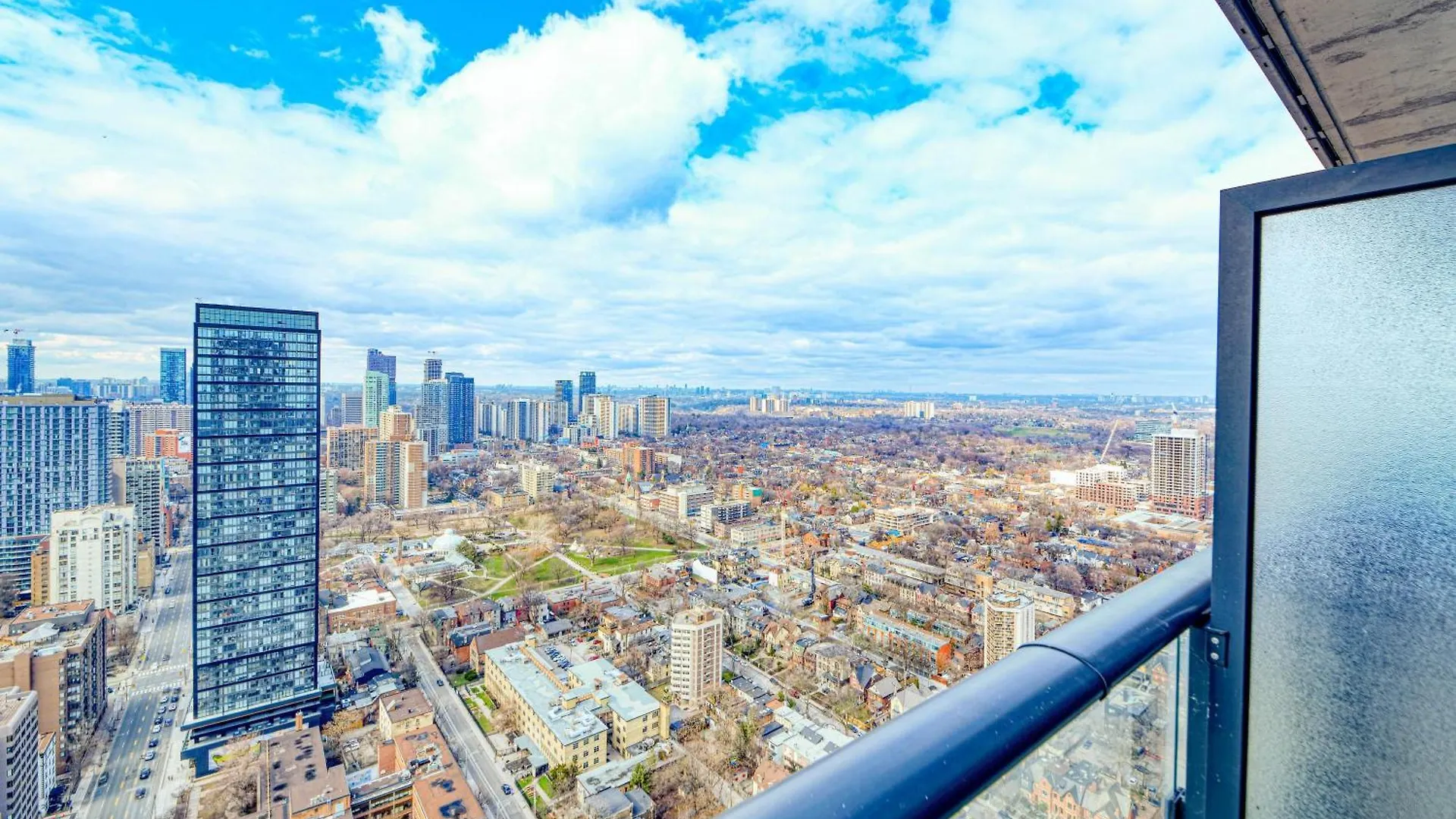Rivetstays - The Jarvis Toronto